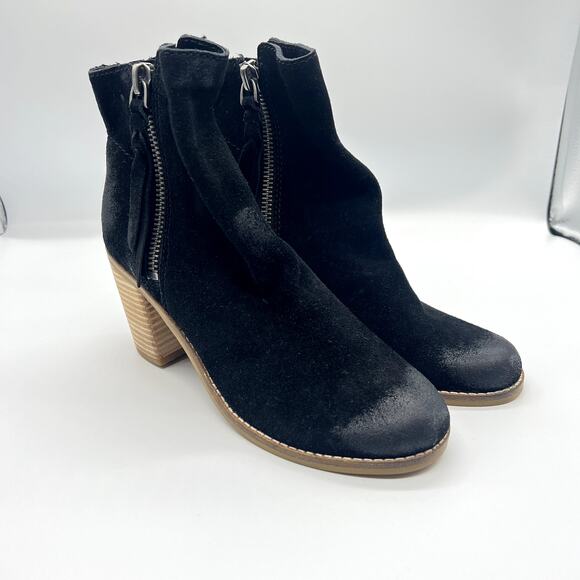 DV DOLCE VITA LANIE BOOTIE NWOB Size 8 Black Suede - Picture 2 of 6